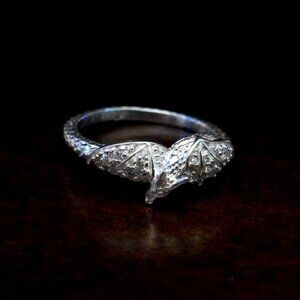 Fragrant Jewels Ice Dragon Ring